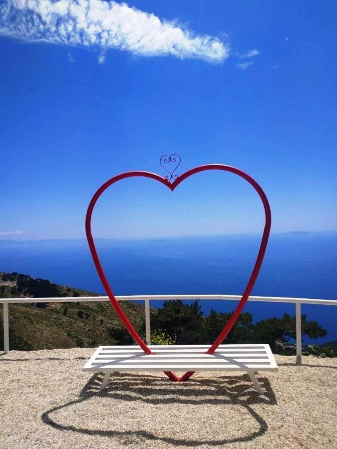 Royal King And Queen Apartment For Luxury Life Sarandë 외부 사진